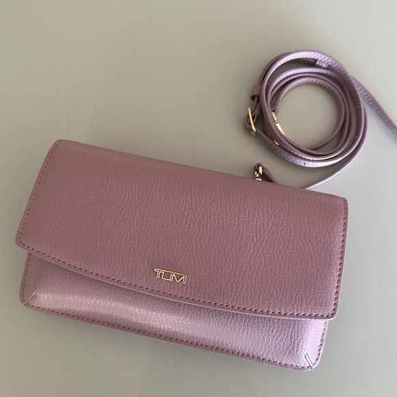 TUMI Belden Wallet Crossbody Pearl Pink - Picture 6 of 6